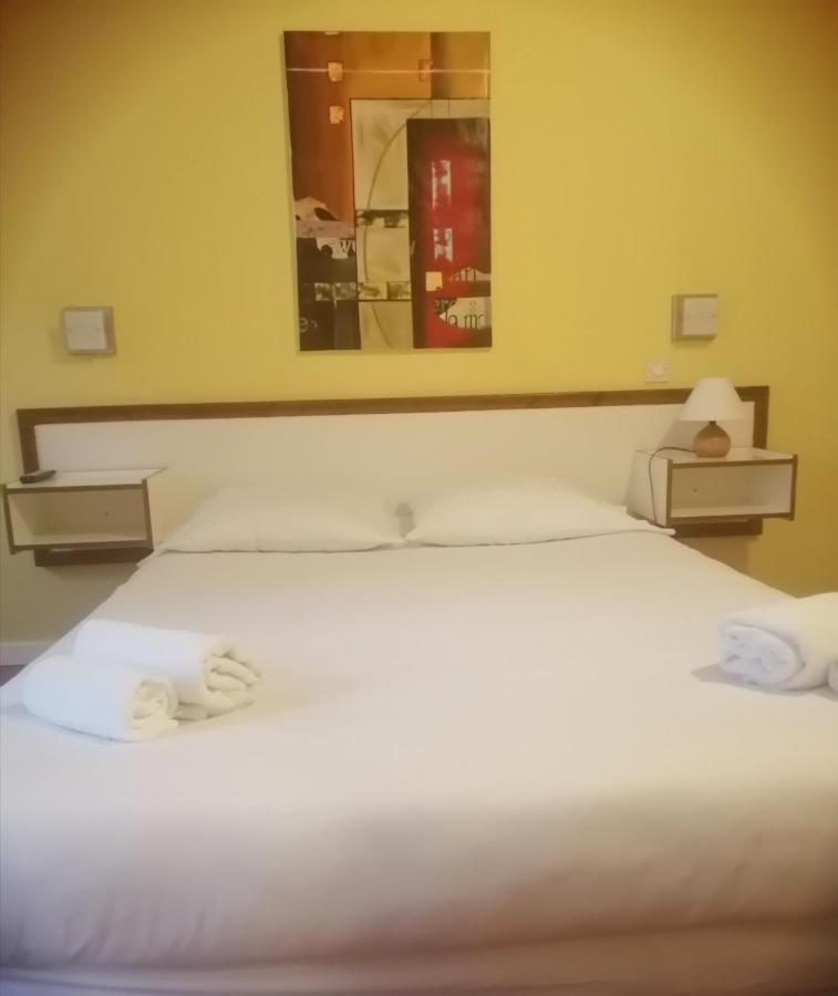 Hotel Des Lilas Bagneres-de-Luchon Ngoại thất bức ảnh