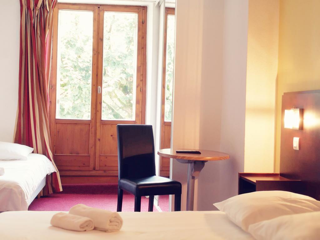 Hotel Des Lilas Bagneres-de-Luchon Ngoại thất bức ảnh