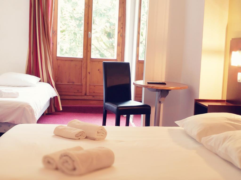 Hotel Des Lilas Bagneres-de-Luchon Ngoại thất bức ảnh